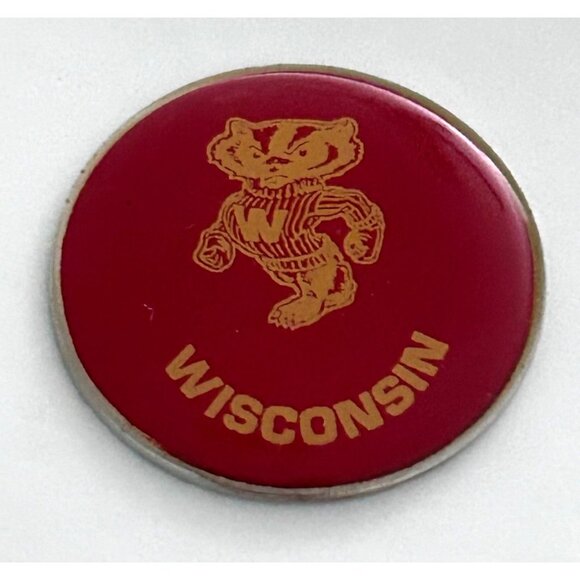 Vintage University Wisconsin Badger Lapel Pin College Memorabilia - Picture 1 of 3